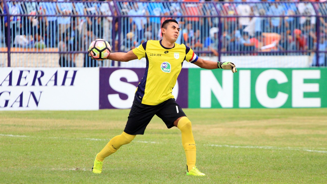 Benturan dengan Rekan Satu Tim, Kiper Persela Meninggal Dunia