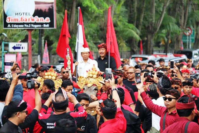 Kesehatan Gratis dan Santunan Penunggu Pasien, Contoh Program Satu Jalur Koster-Ace