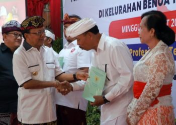 93 Tahun Menanti, Warga Banjar Mumbul Akhirnya Terima Sertifikat Tanah