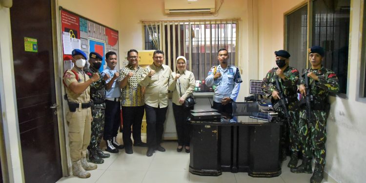 Antisipasi Ganguan Keamanan, BNPT Periksa Bawaan Keluarga Napiter Saat Berkunjung Lebaran