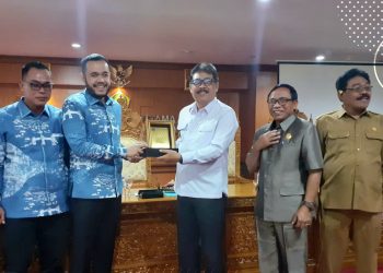 Pemko Padang Panjang Belajar Hukum Adat ke Pemkab Gianyar