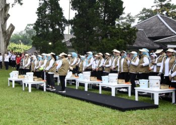 Dari Bali, Ibu Negara Ajak Rakyat Indonesia Olah Sampah Jadi Kompos