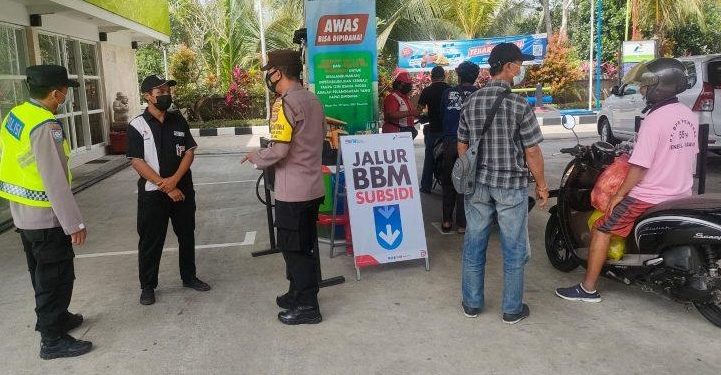 Antisipasi Kelangkaan BBM dan Bahan Pokok Jelang Galungan, Polsek Penebel Cek SPBU dan Pasar