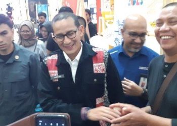 Kunjungi Pameran AKI, Menparekraf : Produksi Lokal Mampu Saingi Produk Luar Negeri