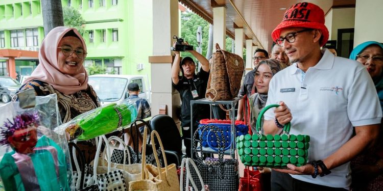Bangkitkan Ekonomi, Menparekraf Dorong Pelaku UMKM  Manfaatkan Potensi MICE di Bekasi
