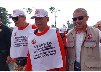 Buktikan Sembuh, Penyintas Stroke Ini Nekad Jalan Kaki 403 Kilometer