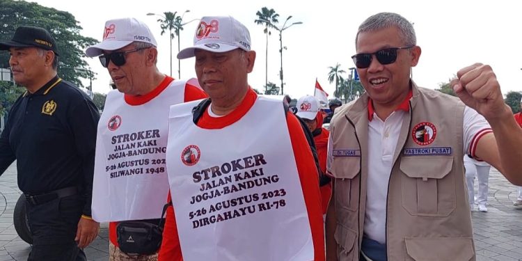 Buktikan Sembuh, Penyintas Stroke Ini Nekad Jalan Kaki 403 Kilometer