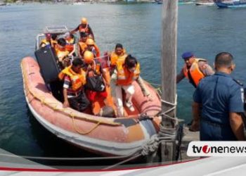 KM Gerbang Samudra 2 Kandas di Selat Bali, Ratusan Penumpang Berhasil Dievakuasi