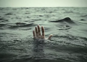 Sedang Memancing Seorang Warga Hilang Tersapu Ombak di Nusa Penida