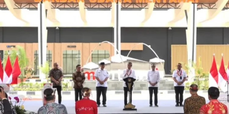 Bandara Mentawai Salah Satu Bandara Terluar di Indonesia Diresmikan Presiden Jokowi