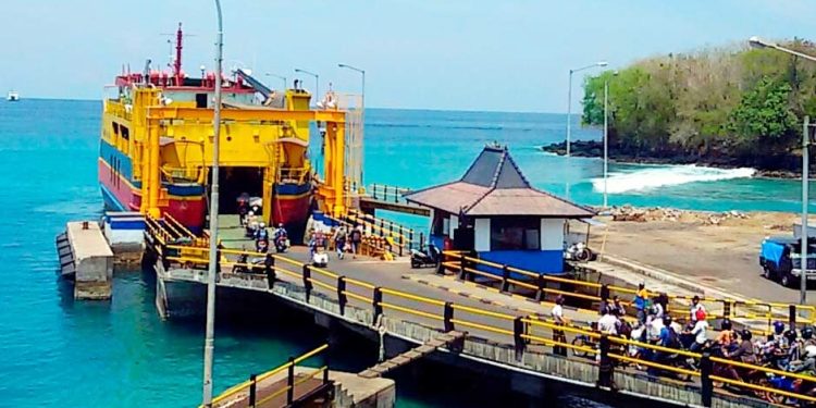 Jelang Gelaran MotoGP Mandalika 2023, Bongkar Muat di Pelabuhan Padang Bai Dipercepat