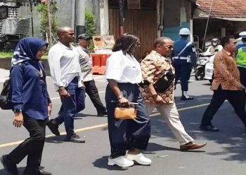 Delegasi KTT AIS Kunjungi Pasar Seni Sukawati dan Obyek Wisata dan  di Gianyar