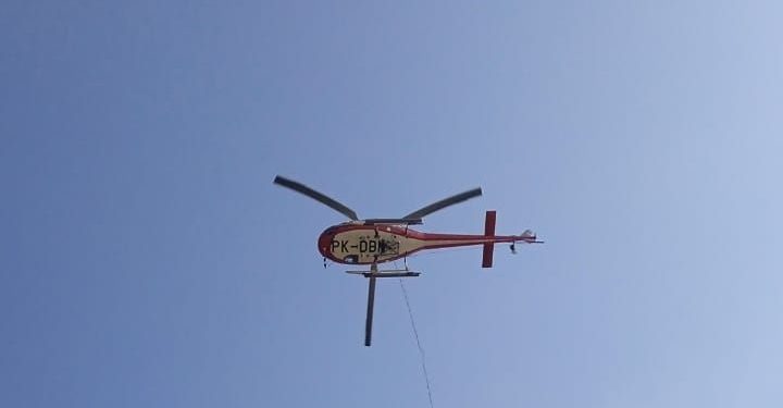 BPBD Bali Tambah Satu Unit Helikopter Water Bombing untuk Padamkan Api di TPA Sawung