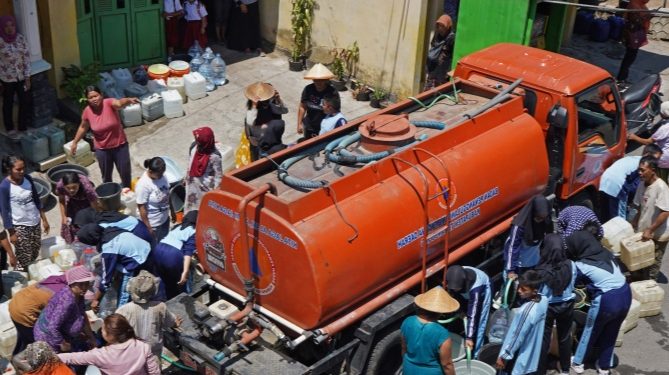 Atasi Dampak Kekeringan, Pemprov Bali Distribusikan 782.900 Liter Air Bersih ke Sejumlah Wilayah