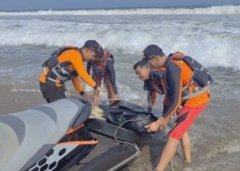 Tim SAR Temukan Jenazah WNA Asal Cina yang Terseret Arus di Pantai Batubelig Kerobokan