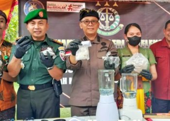 Kejari Buleleng Musnahkan 1,9 Kg Sabu dan Ribuan Sachet Obat Kuat