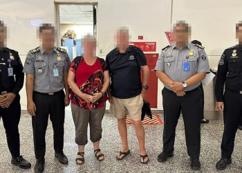 Salahgunakan Izin Tinggal, Dua WNA Asal Australia di Deportasi