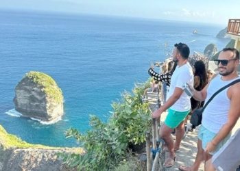Rayakan Tahun Baru, Obyek Wisata Nusa Penida Dikunjungi 4.500 Wisatawan