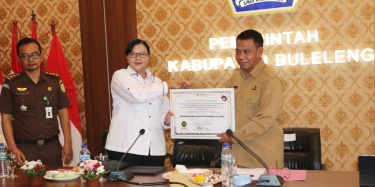 Buleleng Raih Penghargaan Kepatuhan Layanan Publik 