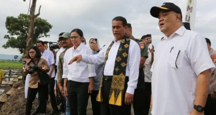 Mentan Akan Cabut Izin Distributor Pupuk Bersubsidi yang Endapkan Stok