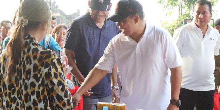 Jelang Hari Raya Galungan Pemprov Bali Pastikan Ketersedian Sejumlah Bahan Pokok Aman