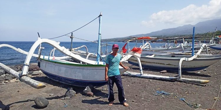 Nelayan Karangasem Tak Melaut Akibat Gelombang Tinggi dan Angin Kencang