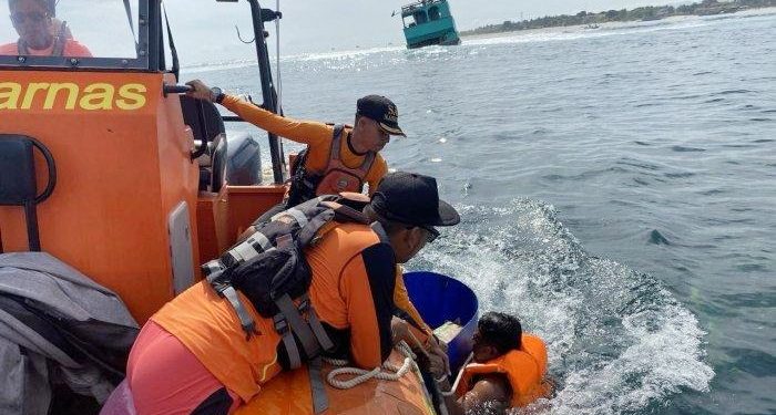 KM Naga Mas Perkasa Kandas di Nusa Penida, 5 Kru Kapal Berhasil Diselamatkan