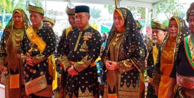 Panglima TNI Dianugerahi Gelar Adat Kebesaran Dato Seri Satria Bijaya Negara dari Lembaga Adat Melayu Kepri