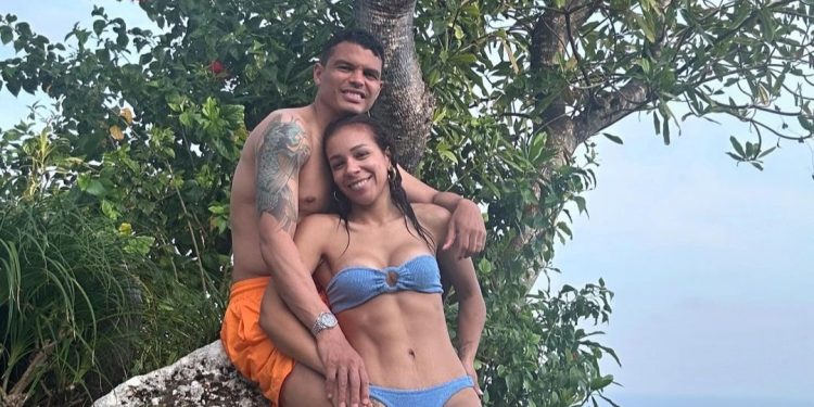 Bintang Sepak Bola Brazil Thiago Silva Liburan Musim Panas di Bali