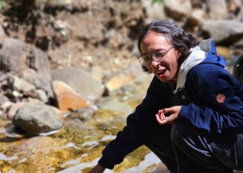 Ae Mutu Air Tiga Rasa, Nikmati Keindahan Alam dan Budaya di Gunung Kelimutu