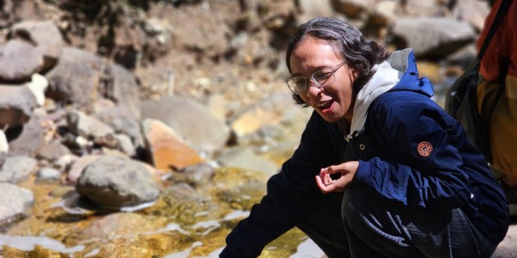 Ae Mutu Air Tiga Rasa, Nikmati Keindahan Alam dan Budaya di Gunung Kelimutu