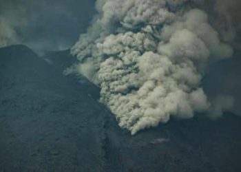 Gunung Lewotobi Laki-Laki di NTT Erupsi Setinggi 1.000 Meter