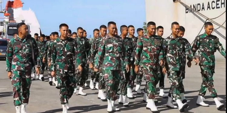 Jelang Peringatan HUT ke-79 RI, Ratusan Prajurit TNI Tiba di Pelabuhan Balikpapan 