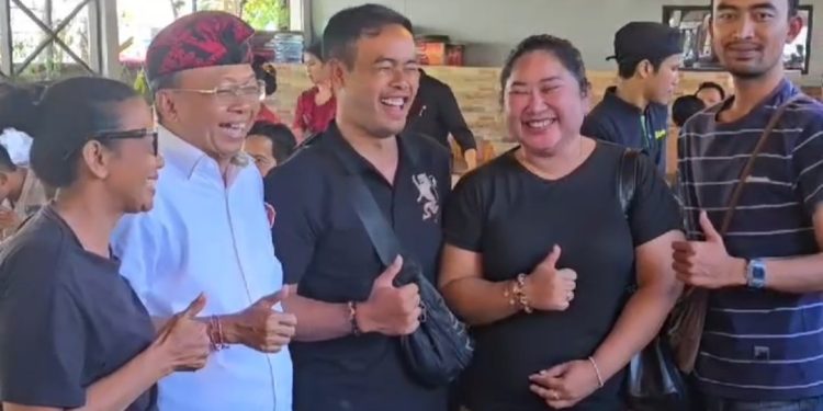 Warga Denpasar Antusias Jumpa Koster