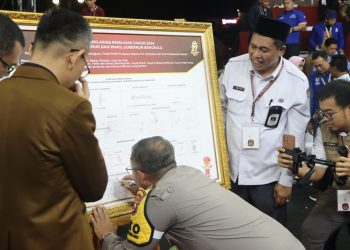 Kapolda Bengkulu Ajak Kedua Paslon Gub dan Wagub Nyanyi Bareng di Malam Pengundian Nomor Urut