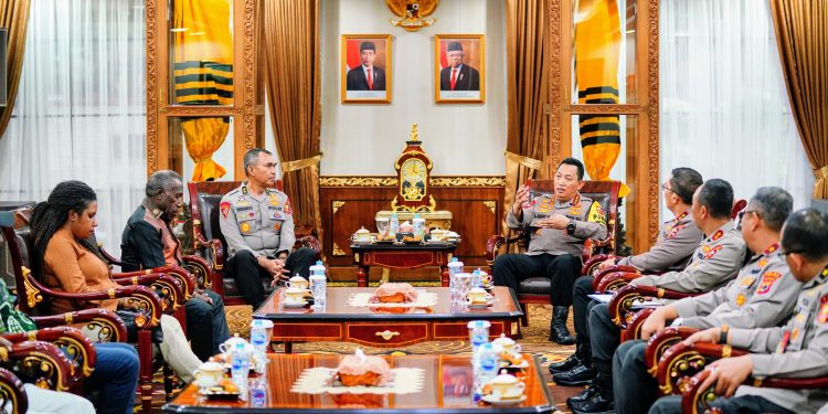 Kapolri Temui Negosiator Pembebasan Pilot Susi Air, Apresiasi Kedepankan Soft Approach