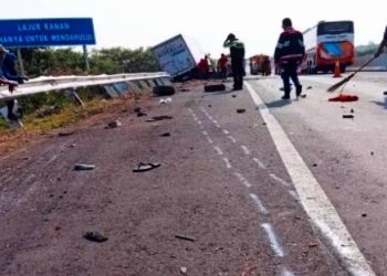 Polisi Lakukan Olah TKP Kecelakaan Maut yang Menewaskan Tiga Kru TVOne di Tol Pemalang Jawa Tengah