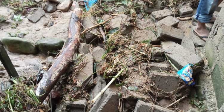 Meski Satu Rumah Rusak Berat, Tak Ada Korban Banjir Sijunjung