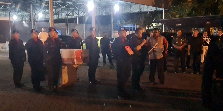 Kapolri Beri Kenaikan Pangkat Anumerta ke Almarhum AKP Ulil Ryanto