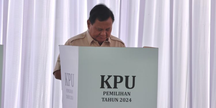 Prabowo Nyoblos di Bojong Koneng, Beri Pesan: Menang Kalah Biasa, Utamakan Kerja Sama