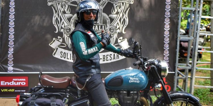 Abah Mugi, Pecinta Motor Klasik Temukan Kehidupan Baru di Bali