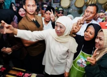 Blusukan ke Pasar Tradisional, Khofifah Dorong Literasi Digital  Bagi Para Pedagang  
