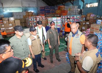 Kembali ke Flores Timur, Kepala BNPB Dampingi Menko PMK Pantau Penanganan Pengungsi