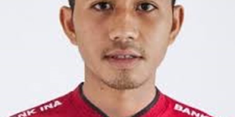 I Made Tito Wiratama Raih Penghargaan Beruntun Pemain Terbaik Liga 1