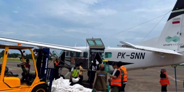 Kurang Curah Hujan di Jawa Barat, Tim Gabungan Semai 3 Ton  Garam dengan Pesawat Modifikasi Cuaca