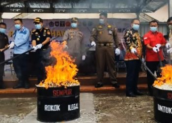 Lima Juta Batang Rokok Ilegal di Musnahkan Bea Cukai Tegal 