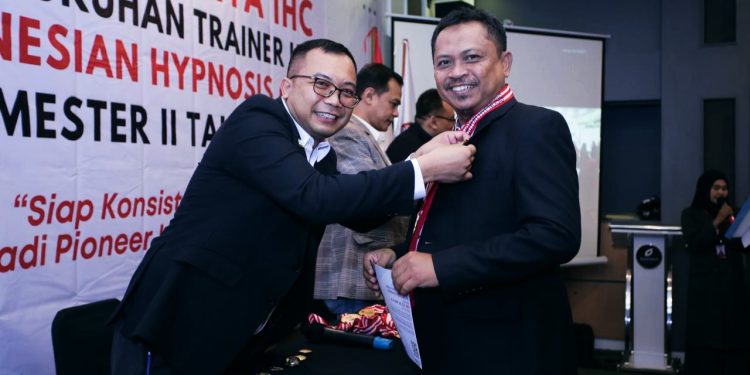 Indonesian Hypnosis Centre Kukuhkan Tokoh-Tokoh Ternama Jadi Instruktur Hipnosis