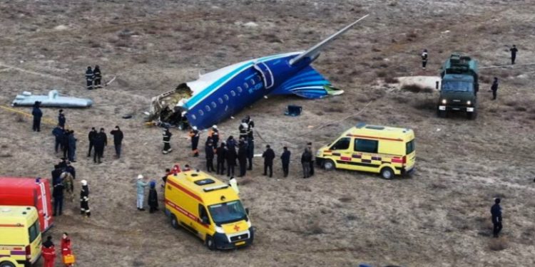 Kazakhstan Selidiki Penyebab Kecelakaan Pesawat Azerbaijan Airlines