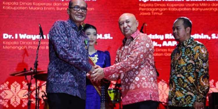 Pemprov Bali Raih Penghargaan “The Best Local Government For Supporting Incubation Program”