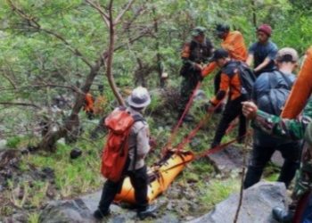 Tim SAR Temukan Jenazah WNA Asal Korsel yang Hilang Saat Mendaki di Gunung Agung